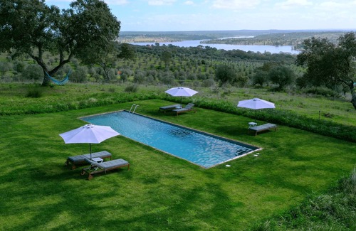 Montargil Casa | MONTE DA FIFAS Countryside house with a pool and a magnificent view over the dam