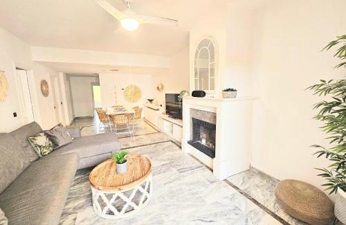 Castillo de Sabinillas Apartamento | Monte Duquesa large 2 bed ground floor, close to Port and Beach with communal pool