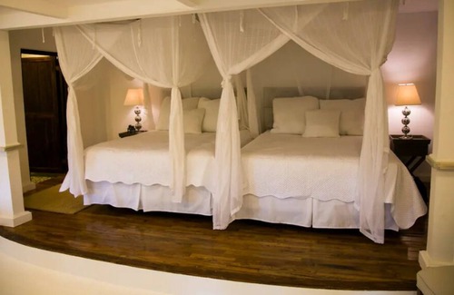 Utuado Cabina | Monte Sagrado Reserve-100 acres+wellness+River!