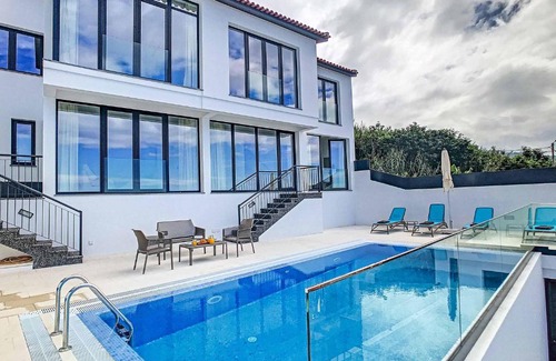 Monte Villa | Monte White House