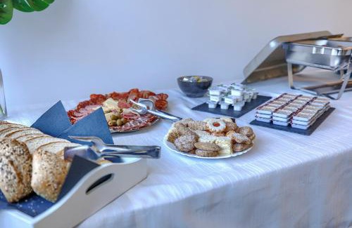 Pula Hostal | Monte Zaro