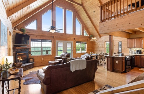 Monteagle Cabina | Monteagle Cabin, Views! Hot Tub!