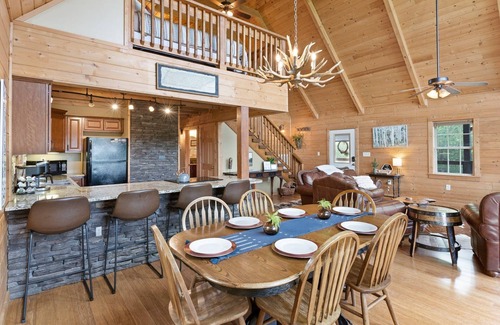 Monteagle Cabina | Monteagle Cabin, Views! Hot Tub!