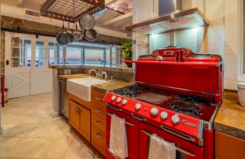 Toro Canyon Casa | Montecito Hidden Valley Gem