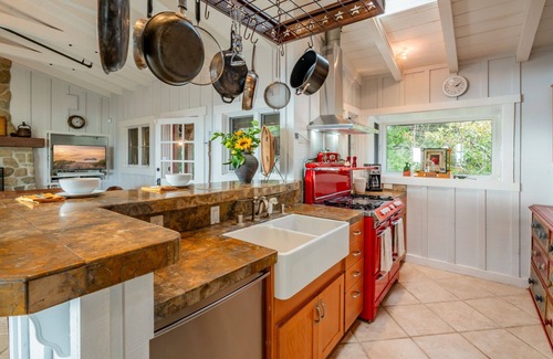 Toro Canyon Casa | Montecito Hidden Valley Gem
