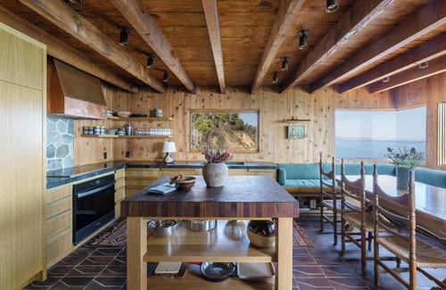 Santa Barbara Casa | Montecito Point — An Architectural Landmark on the Beach