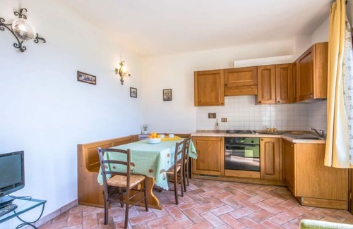 Capraia e Limite Apartamento | Montereggi by Interhome