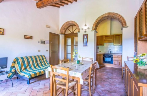 Capraia e Limite Apartamento | Montereggi by Interhome