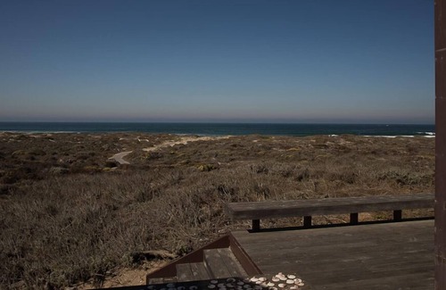 Castroville Otro | Monterey Dunes Beachfront ... Tómese un momento ... mire al oeste para ver lo más increíble Océano Pacífico. Una semana --- dos semanas, solo toma tiempo para disfruta tu vida. Esta hermosa casa es perfecta para tu Aléjate.