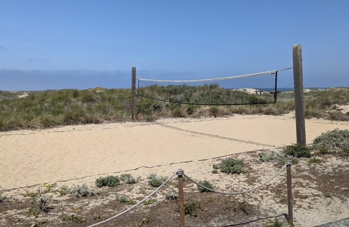 Castroville Otro | Monterey Dunes Beachfront ... Tómese un momento ... mire al oeste para ver lo más increíble Océano Pacífico. Una semana --- dos semanas, solo toma tiempo para disfruta tu vida. Esta hermosa casa es perfecta para tu Aléjate.