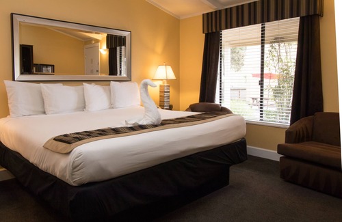 Pacific Grove Hotel | Monterey Peninsula Inn