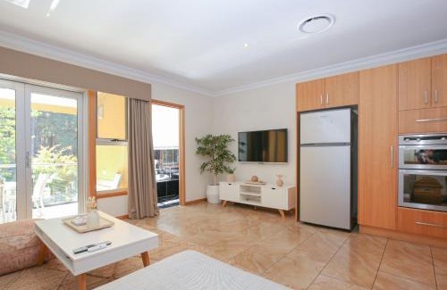 Bright Casa | Monterey - Pet friendly townhouse