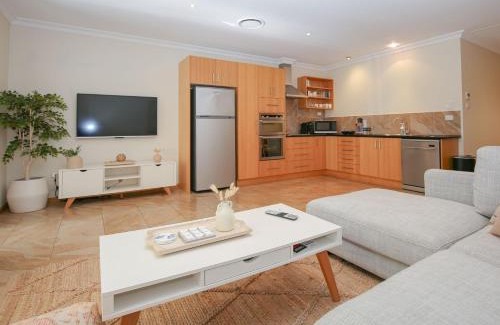 Bright Casa | Monterey - Pet friendly townhouse