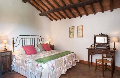 Sovicille Otro | Montestigliano, una auténtica casa de campo en el corazón de la Toscana, es un oasis de paz y belleza que ofrece a sus huéspedes residencias refinadas y una vista encantadora