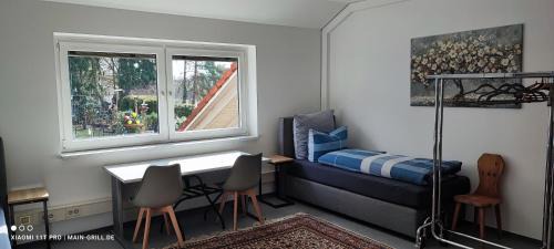 Veitshoechheim Apartamento | Monteur-Ferienwohnung mit 123qm bei Würzburg mit Parkplatz Terasse Grill WLAN