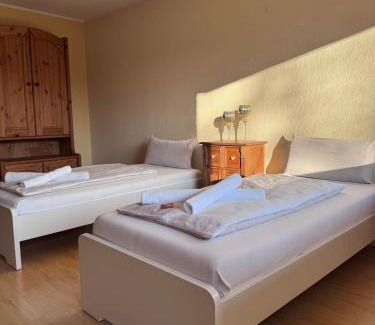 Osnabrueck Apartamento | Monteurwohnung Osnabrück 3-Zimmer mit Balkon