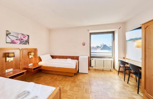 Straubing Apartamento | Monteurzimmer für bis zu 26 Personen in Straubing low budget mit Gemeinschaftsküche NEU