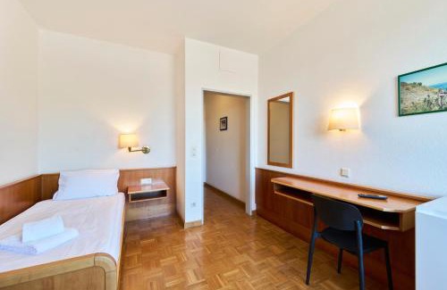 Straubing Apartamento | Monteurzimmer für bis zu 26 Personen in Straubing low budget mit Gemeinschaftsküche NEU