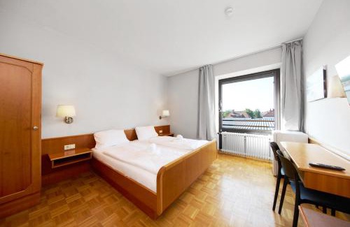 Straubing Apartamento | Monteurzimmer für bis zu 26 Personen in Straubing low budget mit Gemeinschaftsküche NEU