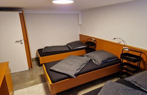 Muggensturm Casa | Monteurzimmer- Kellerwohnung mit GemeinschaftsBad und Küche BEI RASTATT