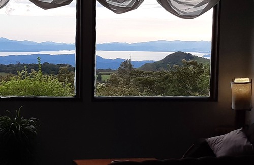 Santa Elena Casa | MONTEVERDE - ¡Casa cómoda, bien equipada en bosques con vista!