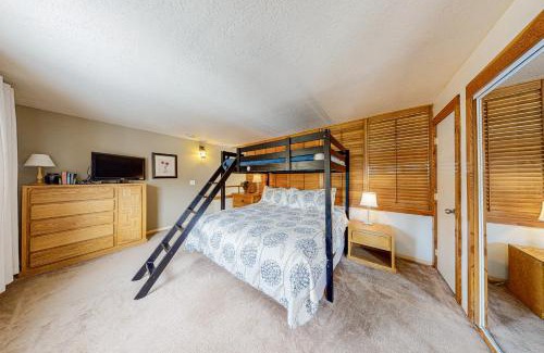 Lakeside Village Casa | Montezuma Condominiums