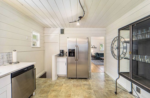 Barths Casa | Monthly 3 bd, 1.5 bath house, walk to Sloan's Lake & coffee. 10 mins to downtown