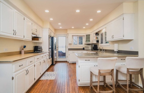 Antioch Casa | Monthly and Seasonal Large Petite Lake 4/4 Lakehouse Retreat with Hot Tub