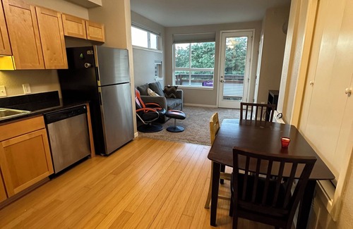 Baseline Sub Apartamento | MONTHLY Discount - Spacious apartment by CU-Boulder with underground parking