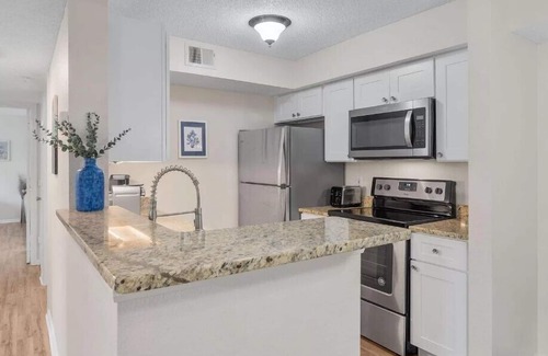 Indian Bayou Condominio | Monthly Discounts In The Heart of Destin ! Close To Beach and Restaurants! Dancing Cloud 260