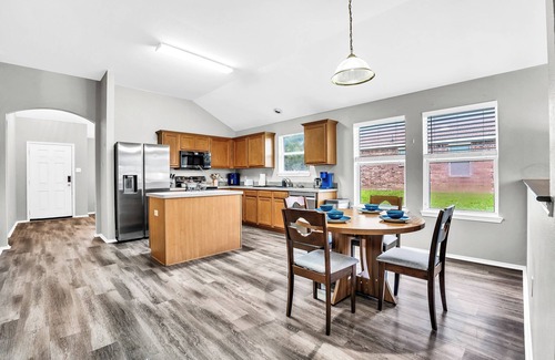 Lancaster Casa | Monthly Mid Term Rental In Lancaster, TX