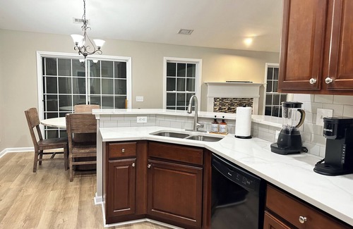 Canton Casa | Spacious Ranch, 2 King Beds, 2 Kitchens, Multigenerational Living!