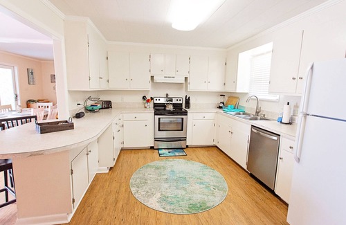 Kure Beach Cabaña | Monthly Off Season Rentals! Charming Beach Cottage, 1 Block to Beach, Kure Pier + Food, Dog Friendly