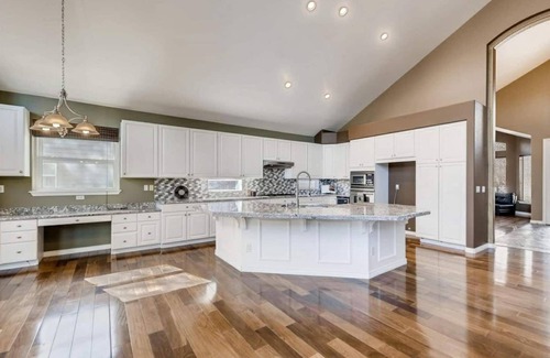 Columbine Casa | ★Monthly Only★ New Home 3Bd 2Ba Near Lake