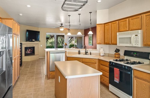 Verde Santa Fe Casa | Monthly Property! Community Pool & Hot Tub! Great Cornville Location! Cedar