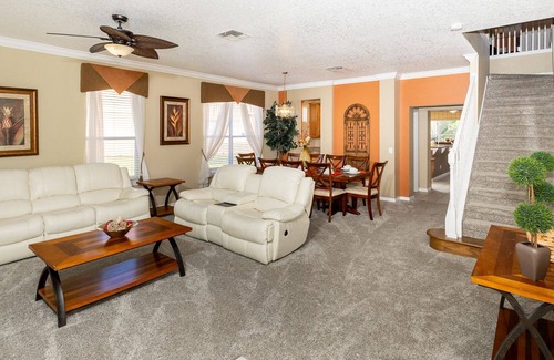 Watersong Casa | Monthly Rates | Grand 6 BDR Estate in Watersong