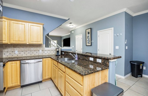 Corpus Christi Casa | Monthly Rates! Walk to Beach 3 Bedroom w/Community Pool