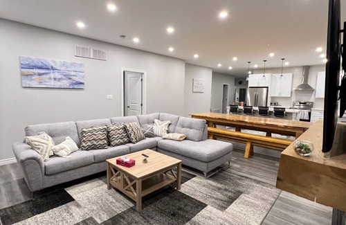 Lindsay Cabaña | (Monthly rental only)Luxury Cottage Sturgeon Lake