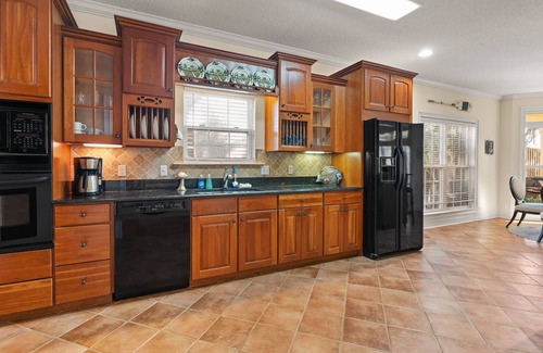 St. Simons Island Casa | Monthly Rental – 4BR Pet-Friendly Retreat w/ Office, Bikes, Patio, Near Stables & Village Creek