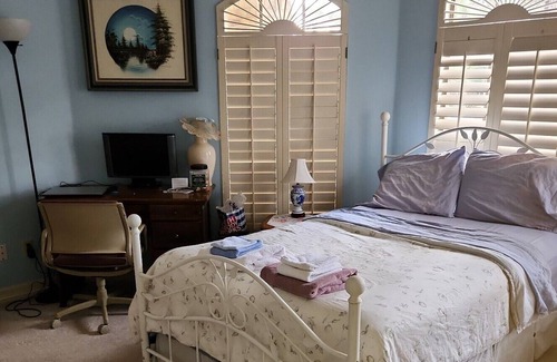 Clear Lake City Cama Y Desayuno | Monthly stay - Private room with full bed in Luxury Clear Lake house