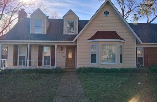 Southwind Casa | MONTHLY STAYS- 5 BR+ Extra Space Bed with Pool- Master Downstairs