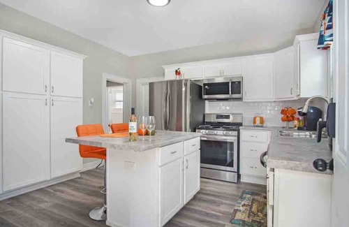Nelson Casa | Monthly Stays at Brightside Bungalow: Near Downtown Muskegon