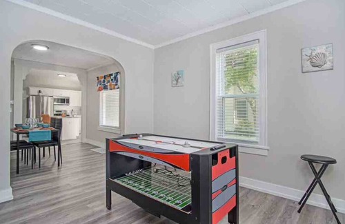 Nelson Casa | Monthly Stays at Brightside Bungalow: Near Downtown Muskegon