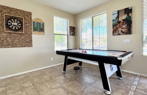 Sonoran Mountain Ranch Casa | Monthly Stays/Fabulous Location/Dog Friendly/King Bed/ Game Room/Private Yard