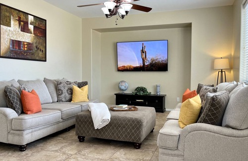 Sonoran Mountain Ranch Casa | Monthly Stays/Fabulous Location/Dog Friendly/King Bed/ Game Room/Private Yard