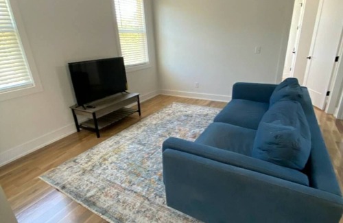 Metrocenter - North Rhodes Park Casa | MONTHLY STAYS ONLY! Luxury Lena/ Luxury Finishes/ Sleeps 8