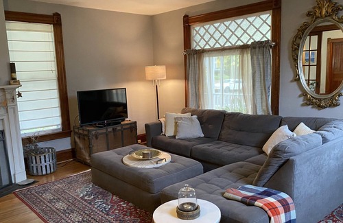Skaneateles Casa | Alquiler mensual de verano: casa victoriana de 4 camas con encanto victoriano