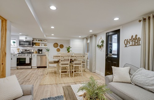 Northwest Casa | Montpelier Lake House w/ Deck, Dock & Fireplace!