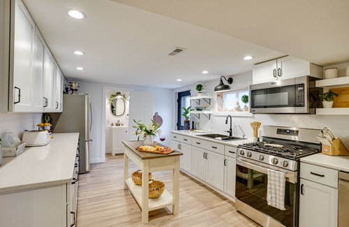 Northwest Casa | Montpelier Lake House w/ Deck, Dock & Fireplace!