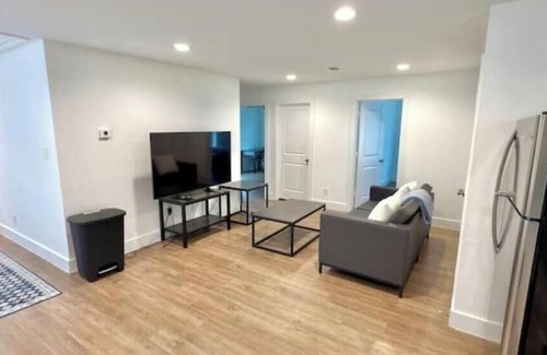 Neartown Casa | Montrose Central 4BR Stay